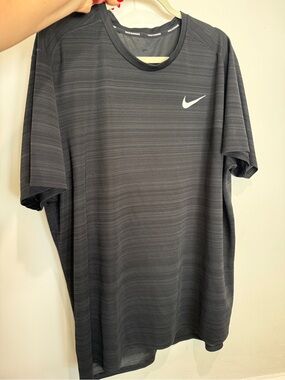 Nike men’s XXL black short sleeve workout Dri-fit shirt